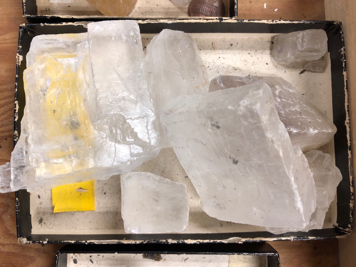 The Unexpected Forms Of Minerals Liquid Included - idrmw7e